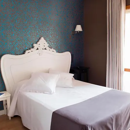 Hospedium Un Punto Chic Maison d'hôtes Huesca