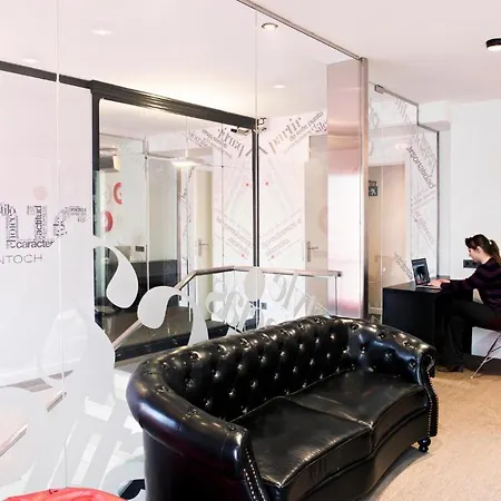 Hospedium Un Punto Chic Guest house 2*