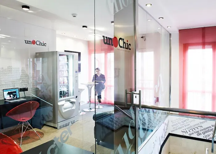 Hospedium Un Punto Chic Gasthof Huesca